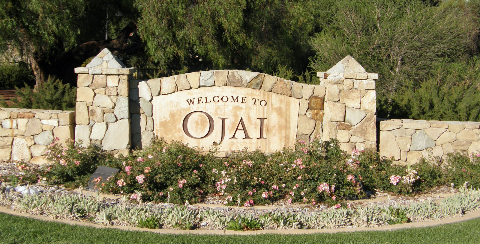 welcome signage in ojai
